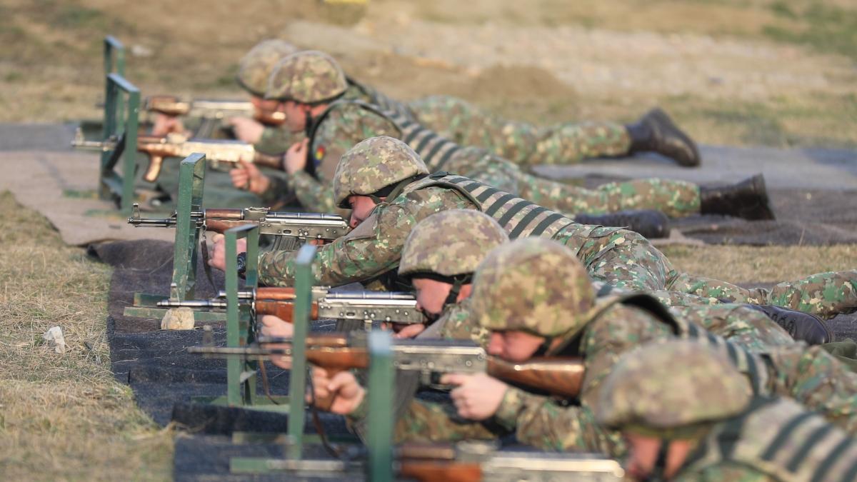 Stagiul militar voluntar cerinte plata si beneficii