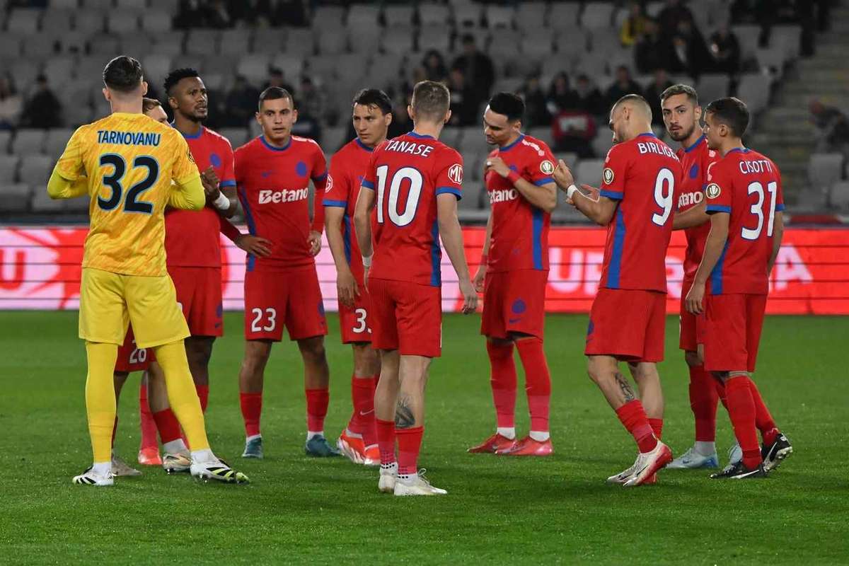 LIVE FCSB Petrolul surpriza in atacul ros albastrilor