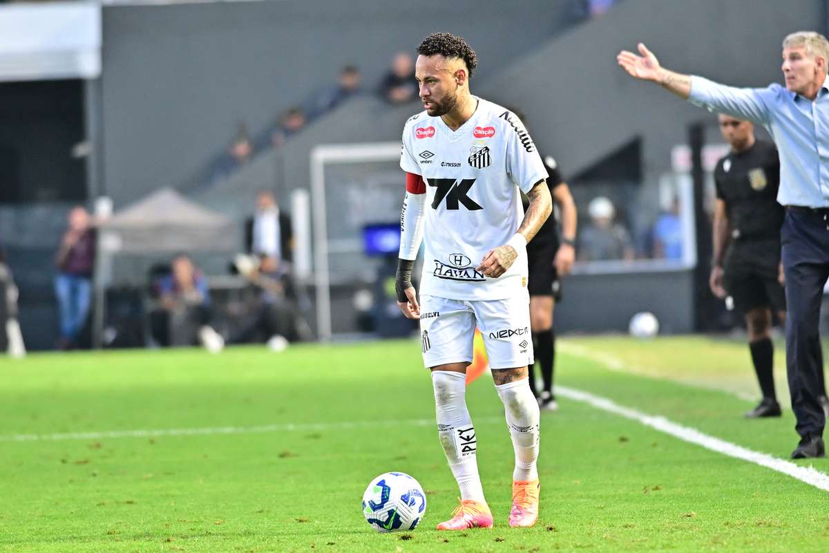 Neymar s a intors pe teren pentru Santos dupa o luna si jumatate