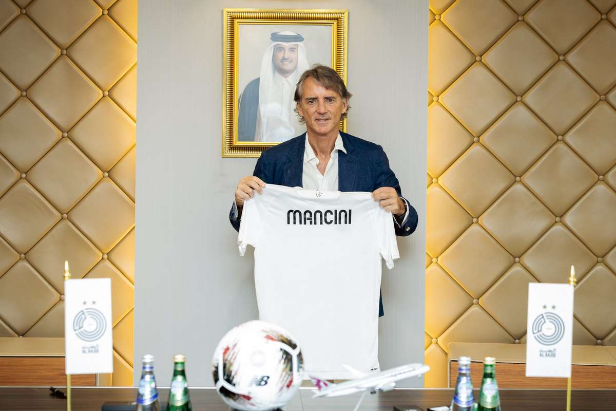 Roberto Mancini a devenit antrenor la Al Sadd