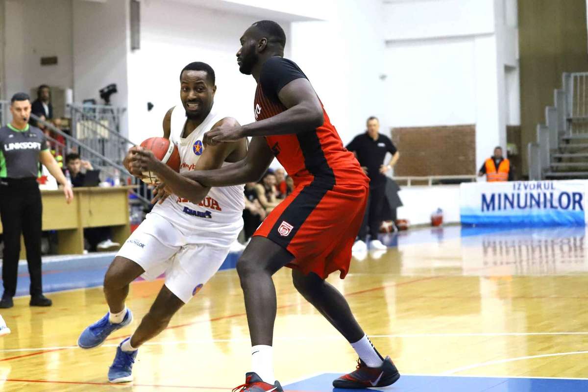 Steaua a castigat clar derby ul cu Dinamo in baschet masculin