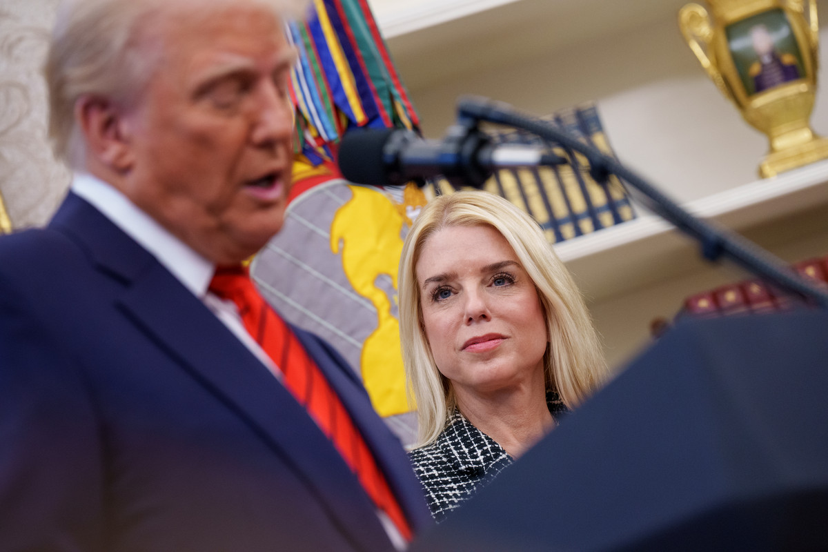 Trump in mijlocul furiei Epstein indrum pe Bondi s investigeze democraii