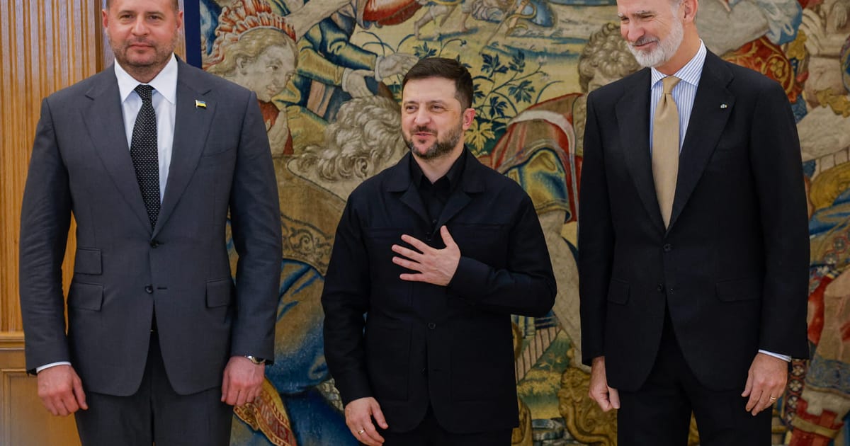Zelenskyy se confrunta cu presiuni sa l demita pe Yermak