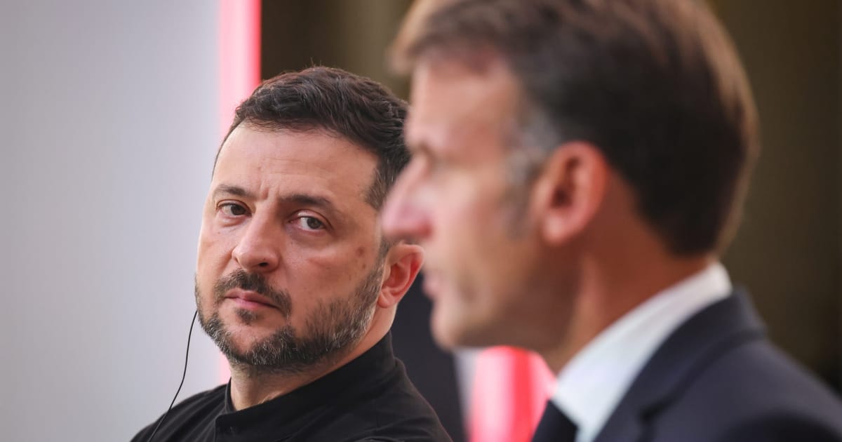 Zelenskyy se va intalni cu Macron luni la Paris