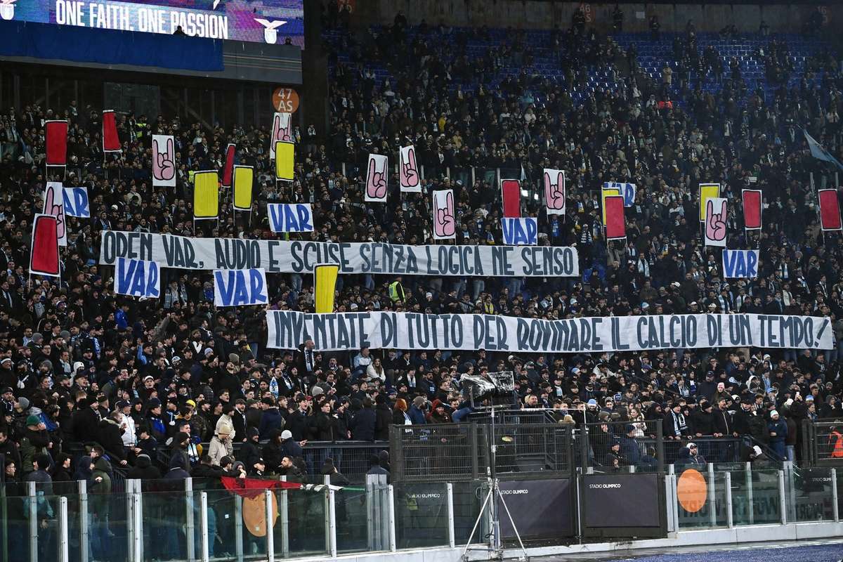Fanii echipelor AS Roma si Fiorentina exclusi de la meciurile din deplasare