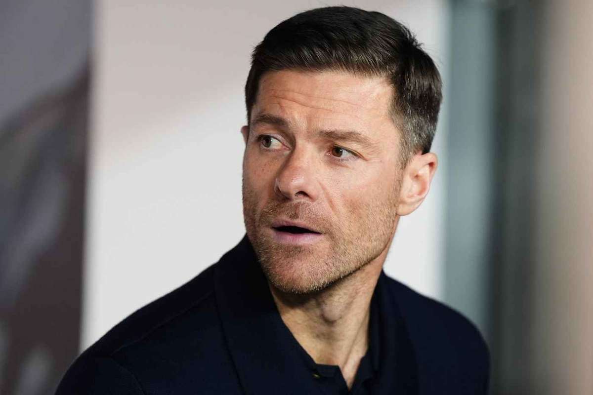 Liverpool ia in considerare numirea lui Xabi Alonso ca antrenor pe viitor