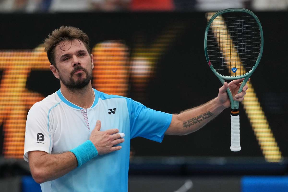 monitorizarea tenisului iga swiatek si mirra andreeva avanseaza la ao meci maraton pentru wawrinka