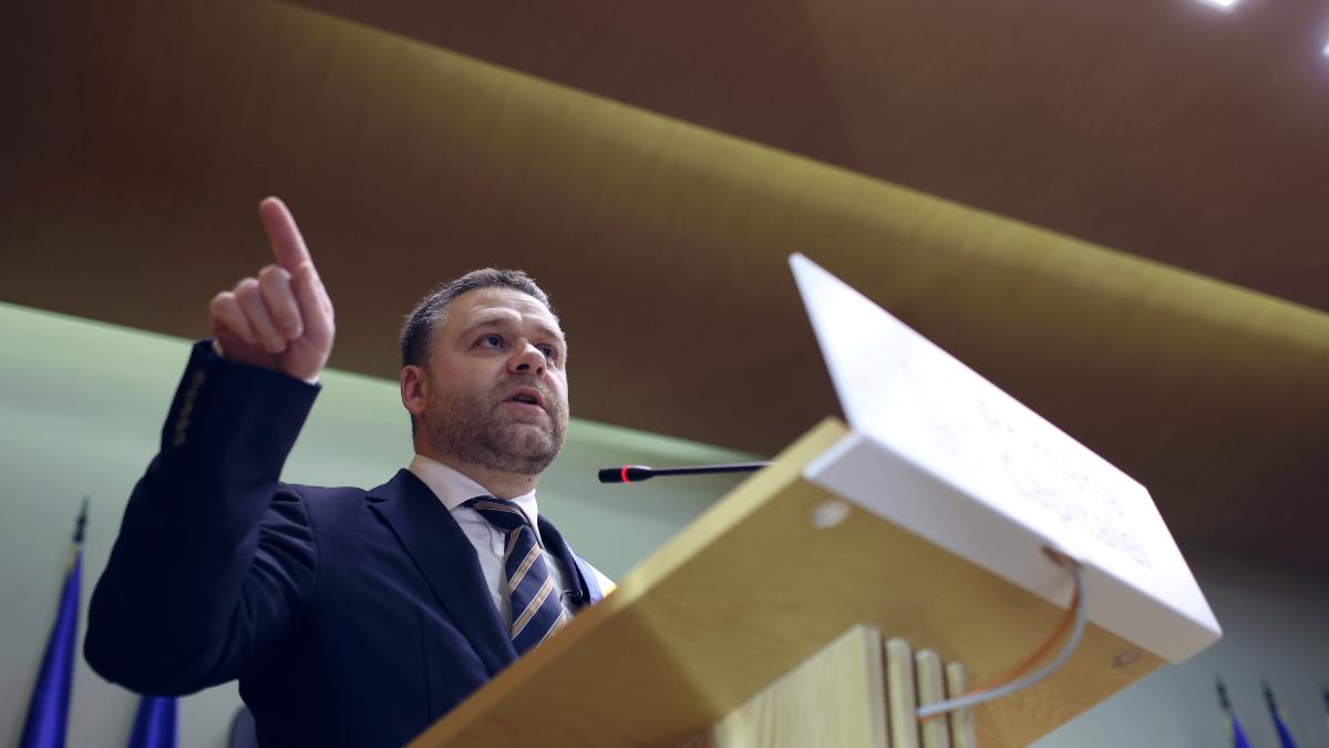 Ciprian Ciucu nu intentioneaza sa elimine gratuitatea STB pentru pensionari Orice alta informatie este falsa