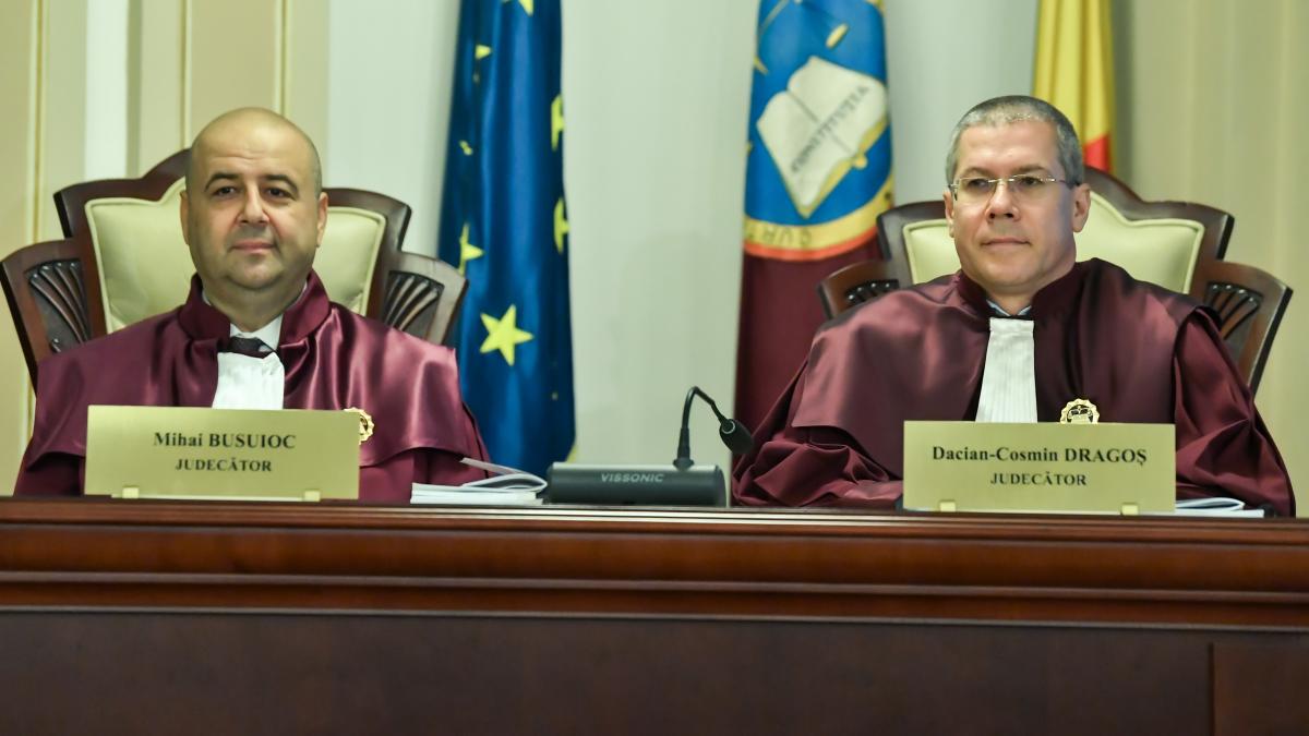 Curtea de Apel Bucuresti va decide astazi daca va suspenda mandatele judecatorilor constitutionali Drago