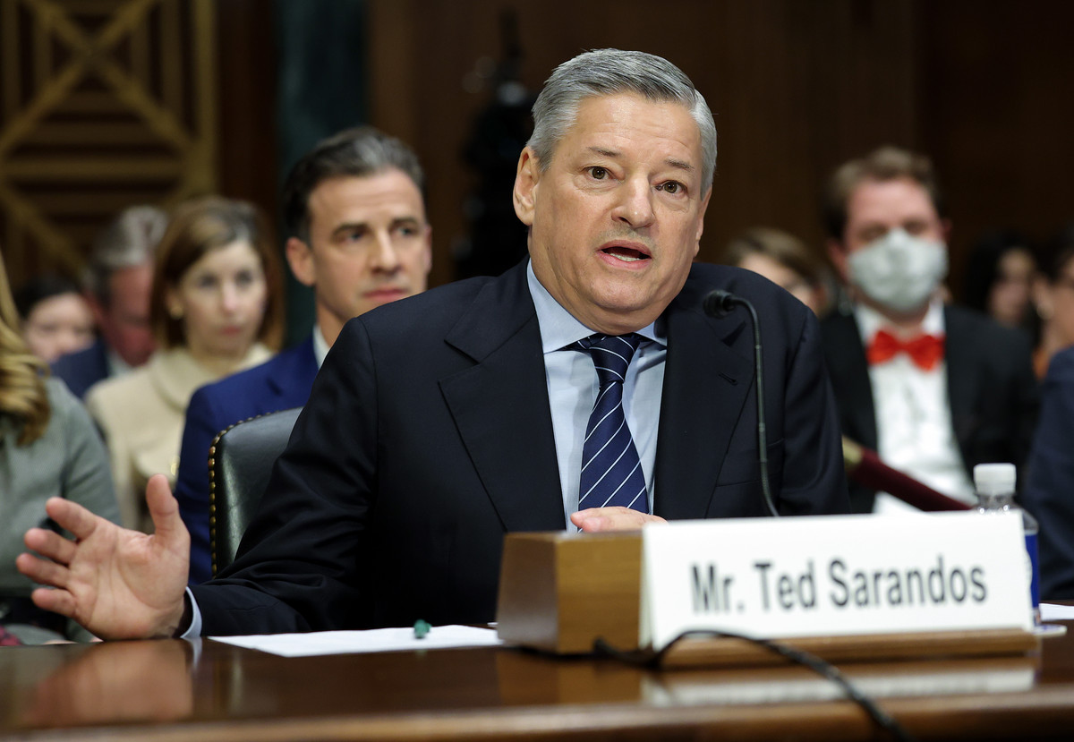 Directorul executiv al Netflix Ted Sarandos va merge joi la Casa Alba pentru a discuta despre oferta Warner Bros