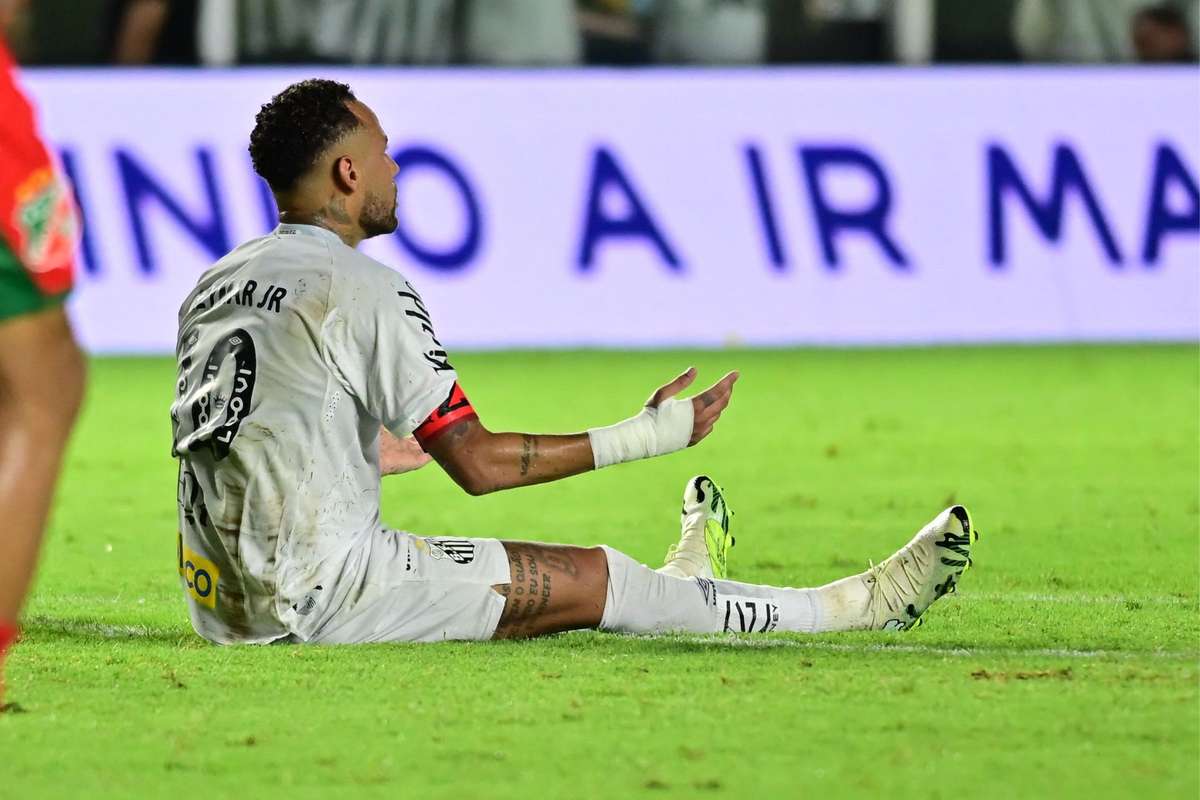 FIFA interzice echipei lui Neymar Santos sa efectueze transferuri