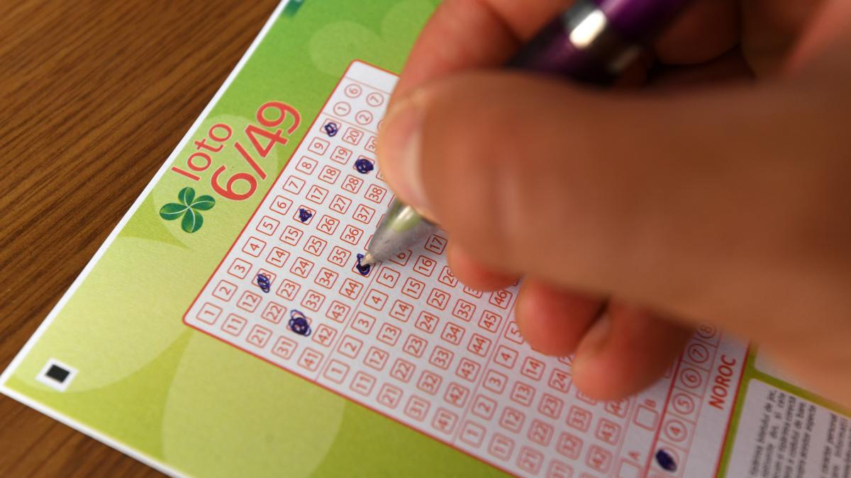 Loto 649 duminica 8 februarie Report de peste 10 milioane de euro la Joker si de peste 4 milioane