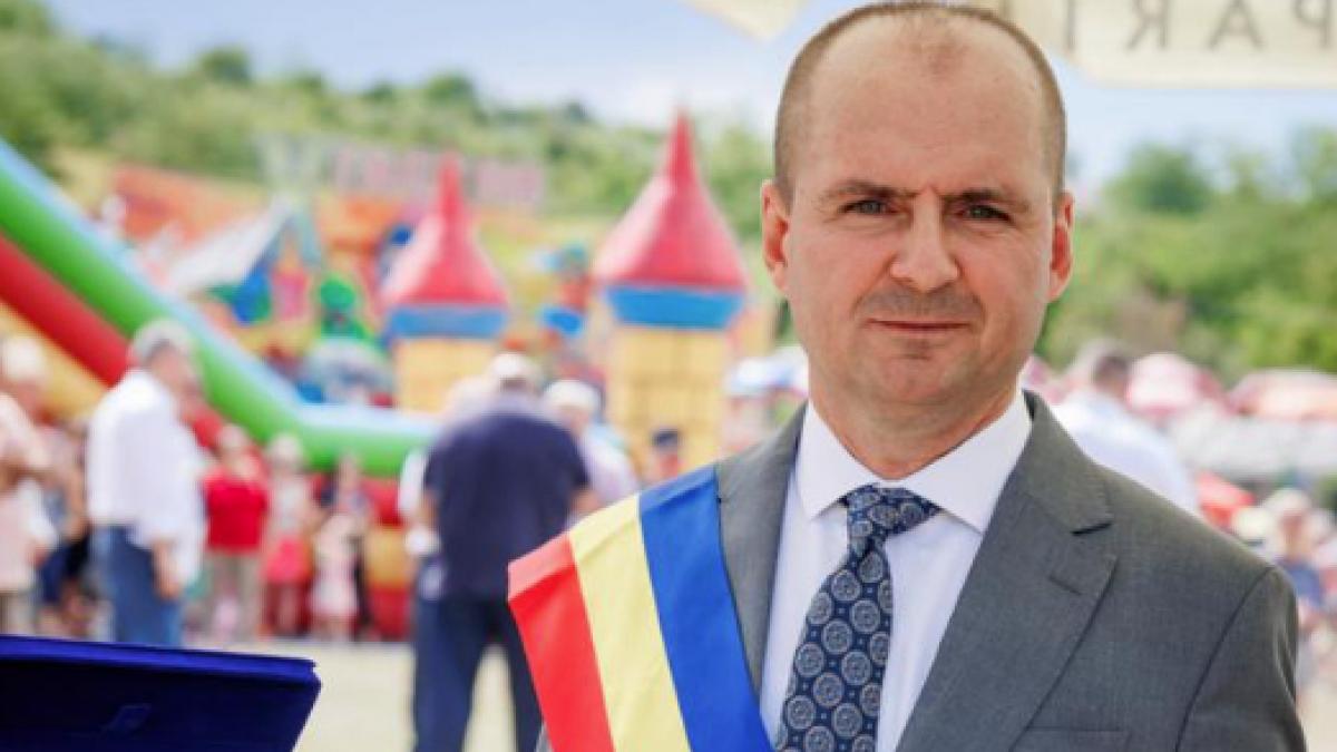 Primarul comunei cu conturile blocate unde locuitorii nu mai platesc impozitele majorate Ce ar trebui sa facem noi