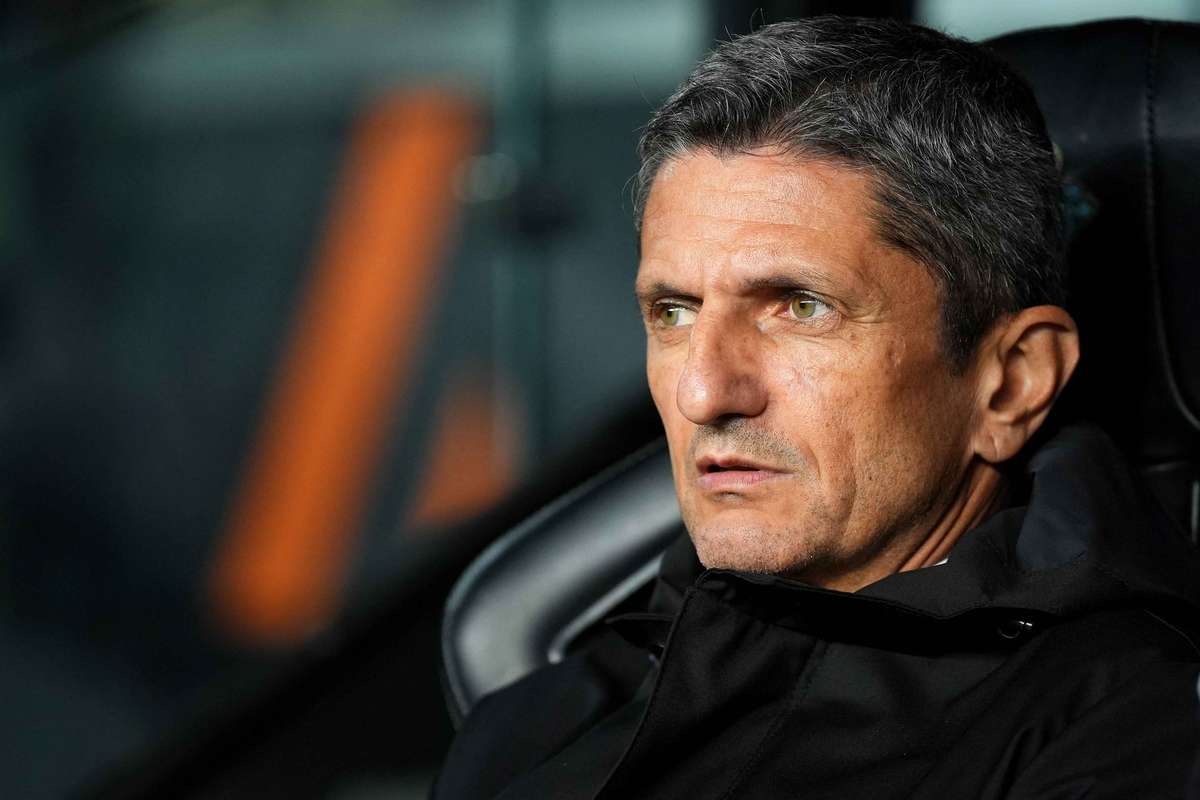 Razvan Lucescu suspendat de UEFA Nu va fi pe banca in turul cu echipa lui Ionut Radu