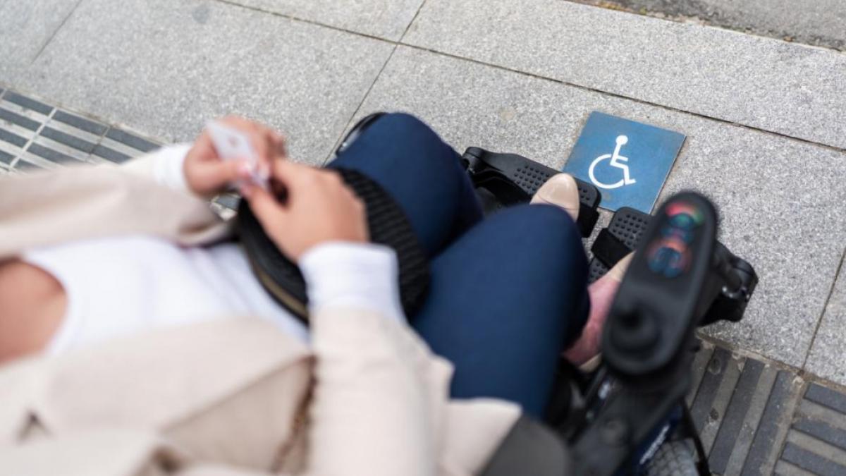 Revolta dupa ce Coalitia a hotarat sa reduca nu sa elimine impozitele pentru persoanele cu dizabilitati