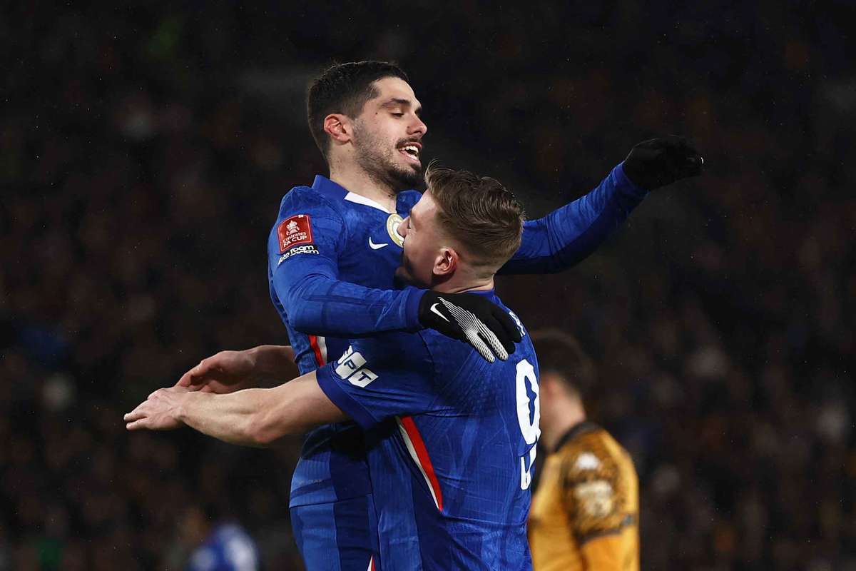 fa cup chelsea o infrunta decisiv pe hull iar wrexham castiga la limita in fata lui ipswich in turul al patrulea