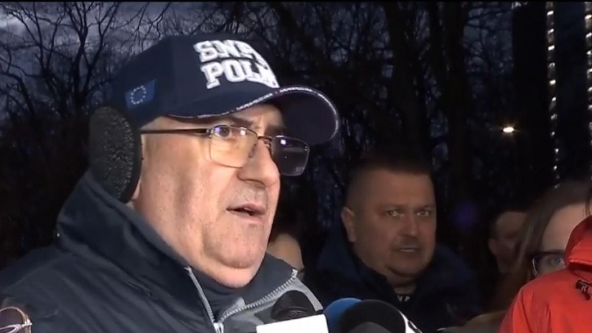 scandal la protestul politistilor ceea ce face bolojan este o dovada de inconstienta sau tradare vom ajunge sa