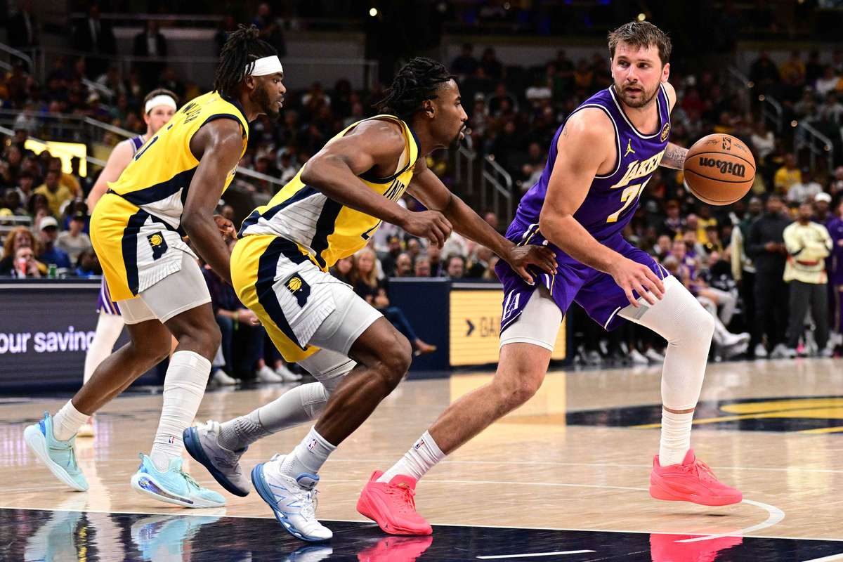Doncic stabileste un nou record de cosuri iar Lakers inving Pacers