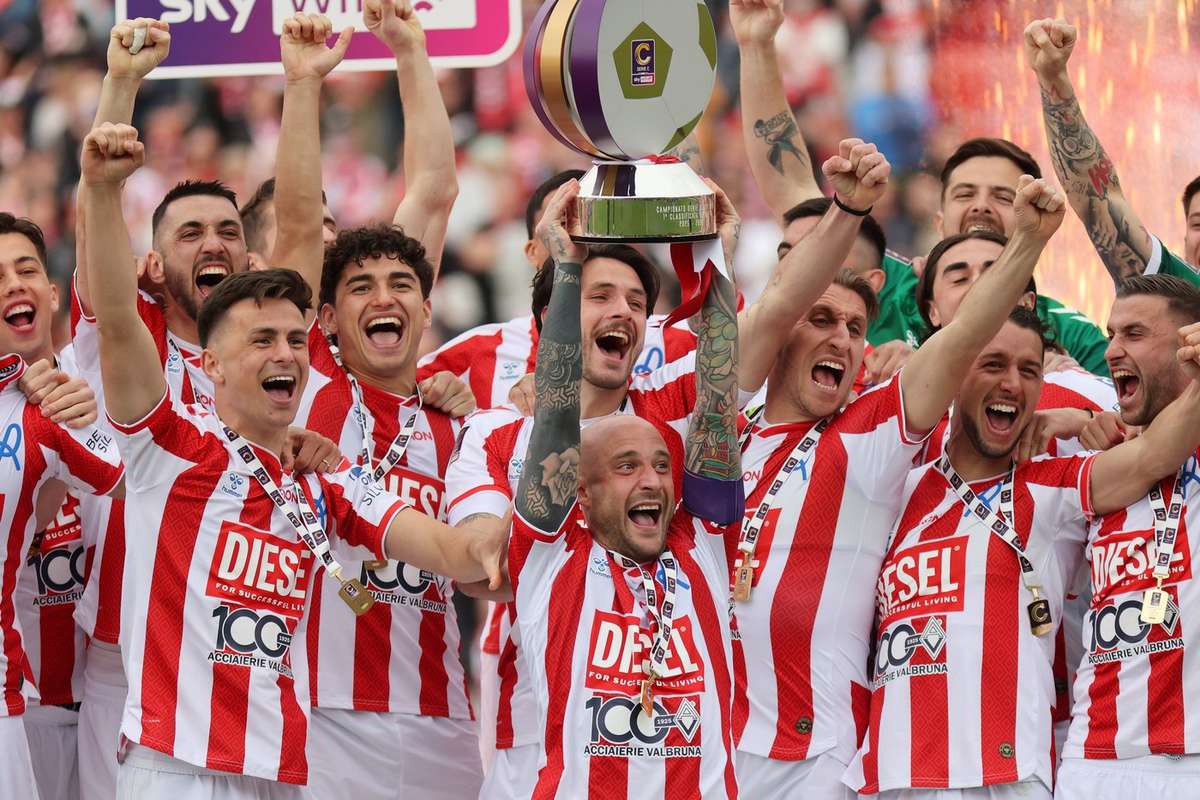 Dup 26 de ani echipa de traditie din Italia a obtinut promovarea