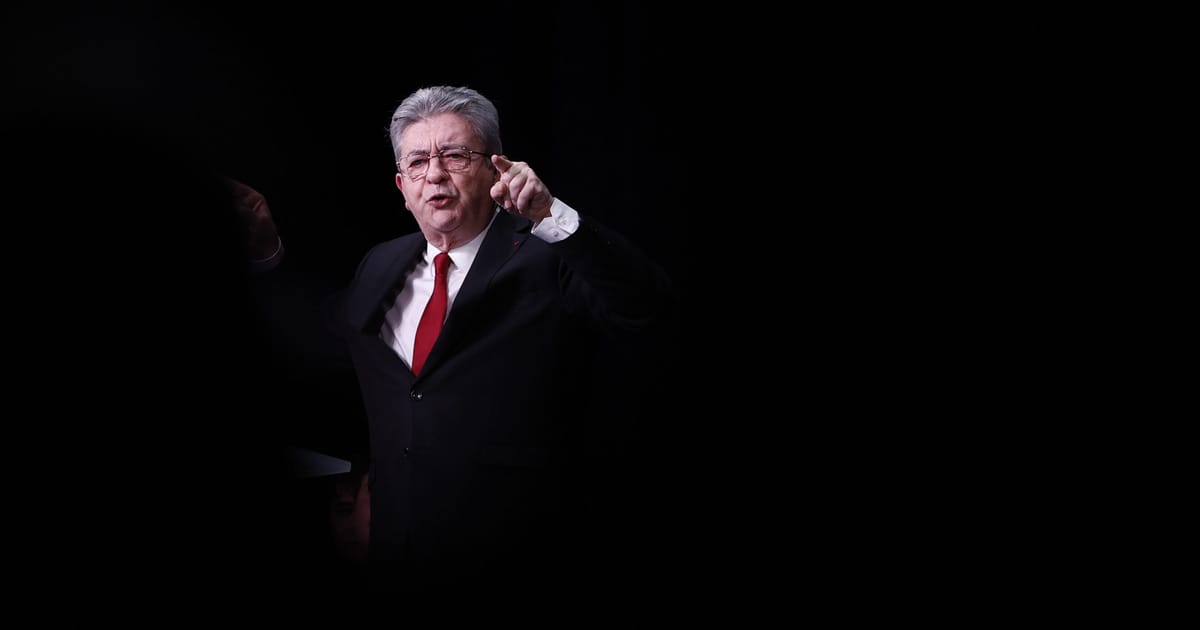 Intra perturbatorul Stanga radicala Melenchon obtine avans in alegerile din Franta