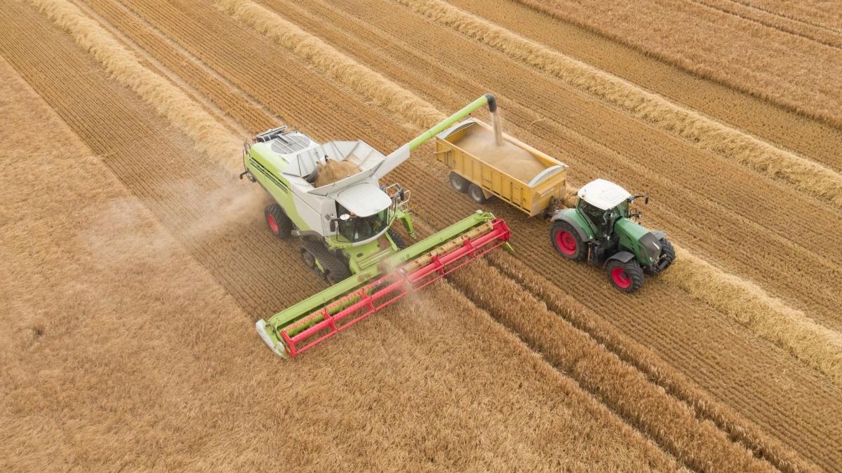 Liga Asociatiilor Producatorilor Agricoli sol solicita Guvernului o reducere urgenta a accizei pe motorina din