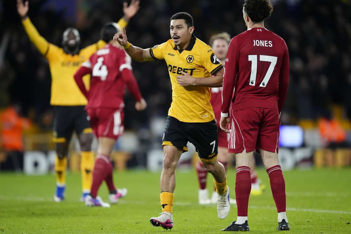 Luna plina rasare peste Molineux iar Wolves lanterna rosie invinge un Liverpool lipsit de putere