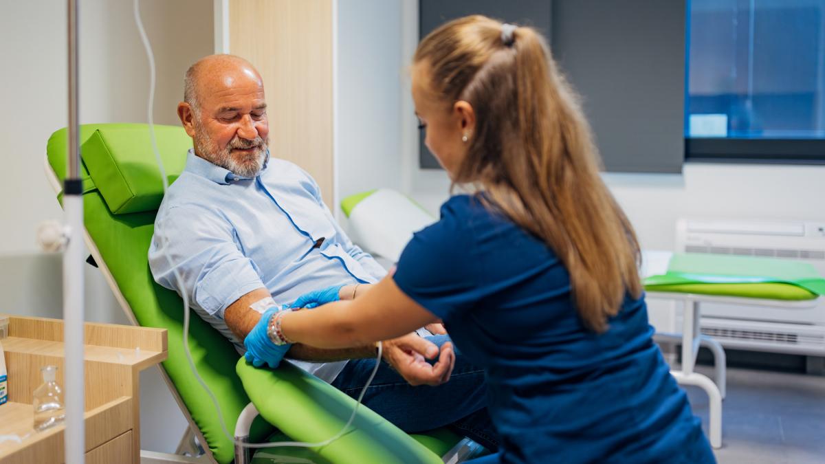 Martorii lui Iehova permit membrilor sa faca transfuzie de sange cu o conditie sa fie propriul lor sange