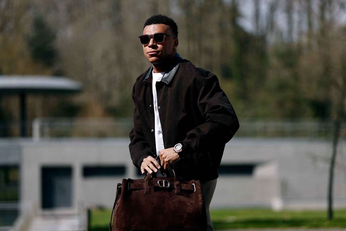 Medicii de la Real Madrid ar fi evaluat gresit genunchiul lui Mbappe