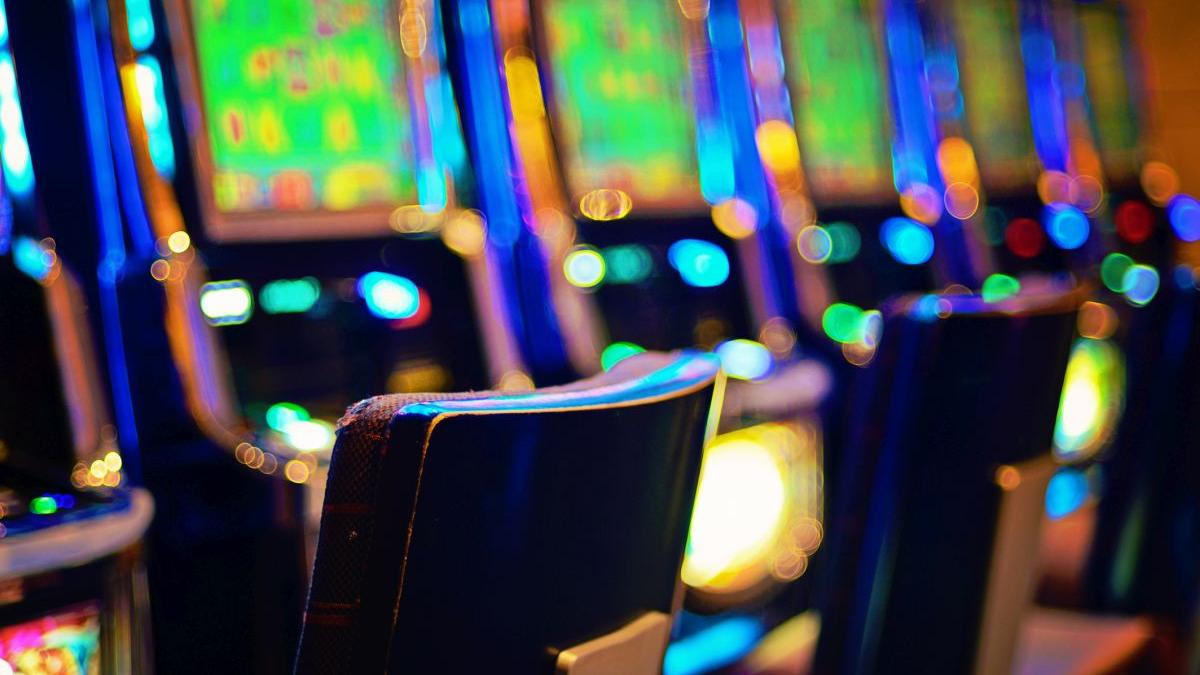 Primarul unui mare oras din Romania elimina toate sloturile din municipiu Nici aparatele