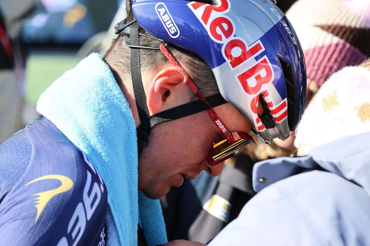 Tom Pidcock s a retras din Turul Cataloniei dupa o cazatura in etapa a cincea