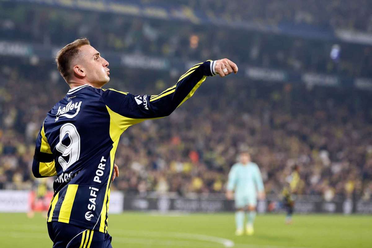 UEFA efectueaza o investigatie asupra Fenerbahce Se analizeaza trei transferuri si contractul lui Mourinho