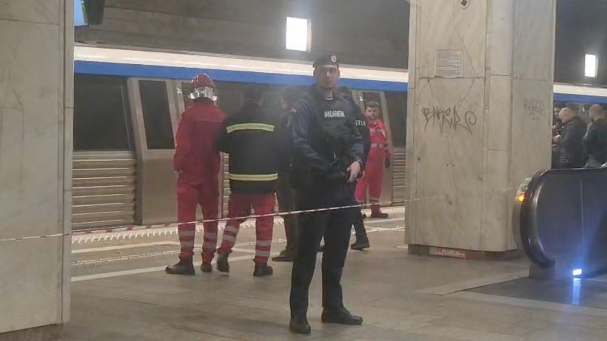 Un tanar in varsta de 21 de ani a decedat dupa ce a fost lovit de metrou la statia Piata Unirii 2 din Bucuresti Circulatia