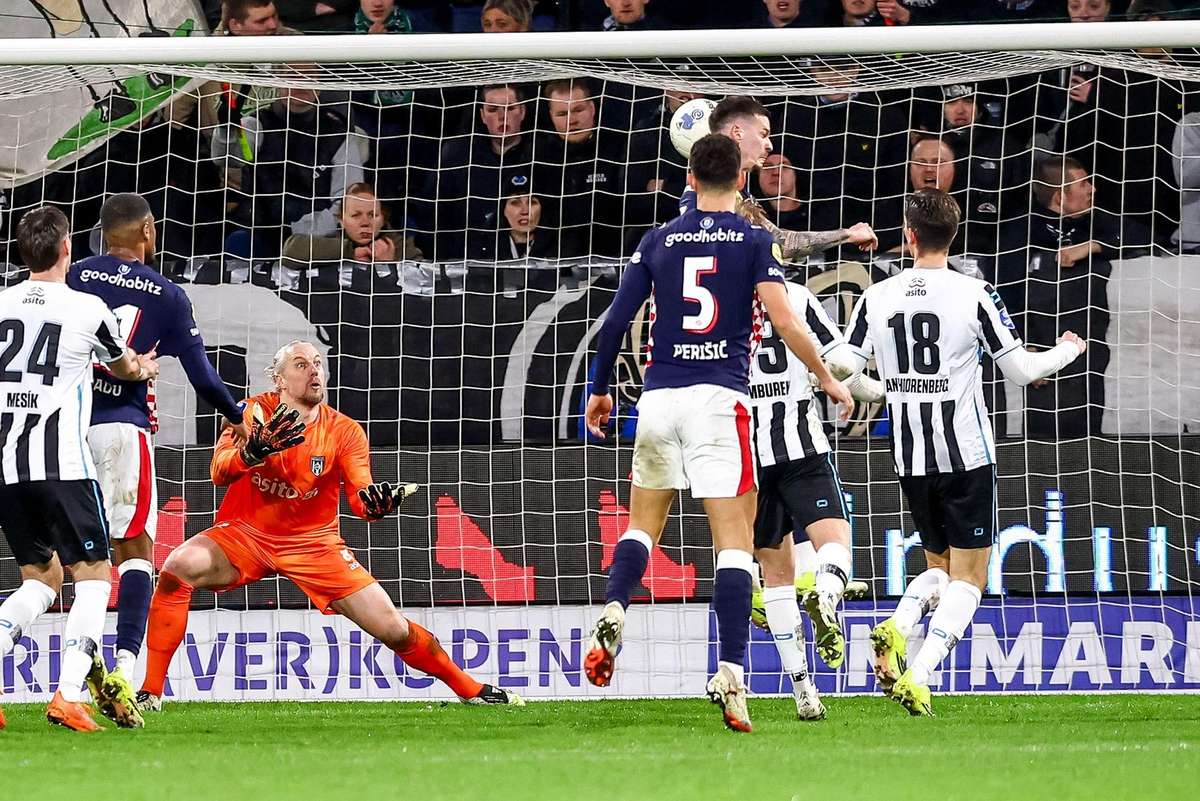 VIDEO Dennis Man marcheaza cu capul in meciul Heracles PSV 1 3 nota acordata