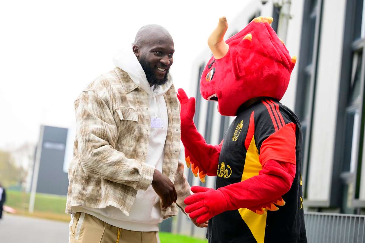 tensiuni intre napoli si lukaku atacantul belgian a trecut peste ultimatumul clubului