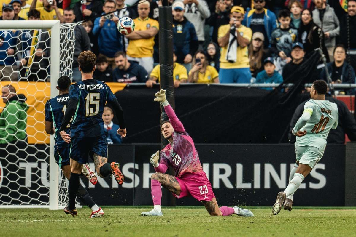 video spectacolul a fost garantat brazilia si franta au oferit un show in meciul amical de lux din sua