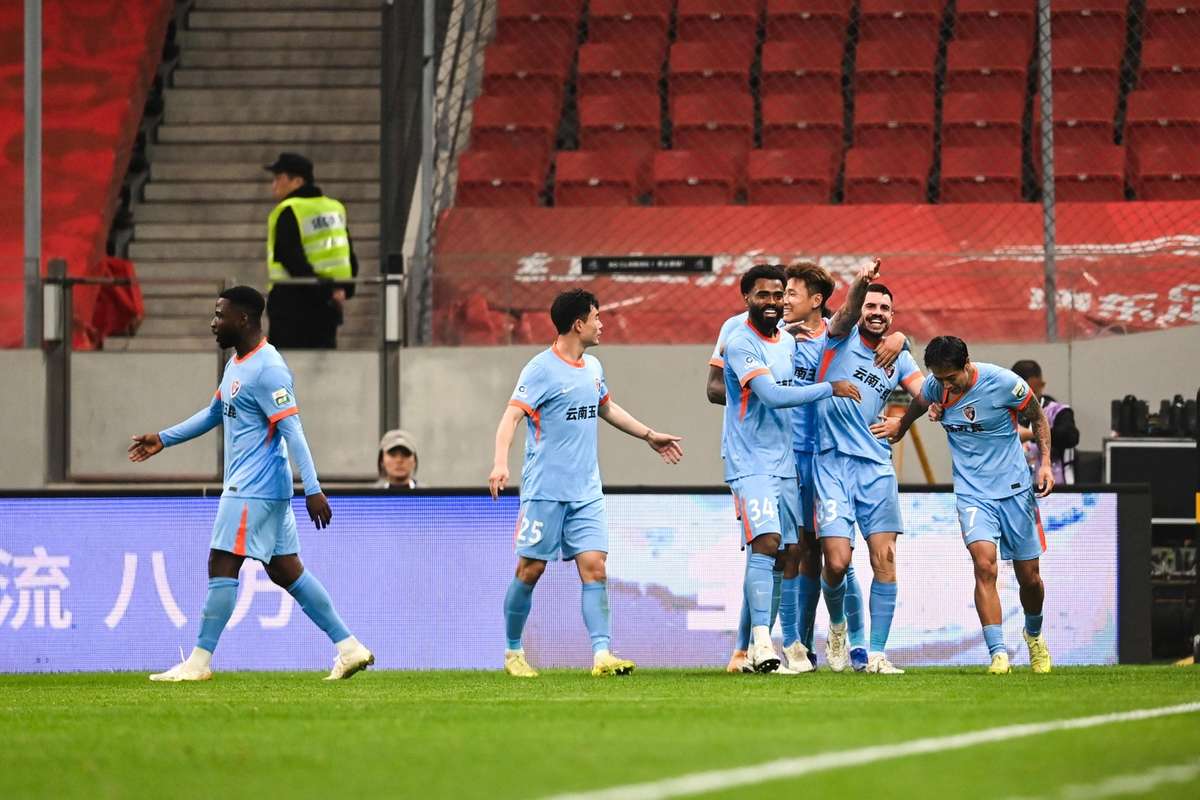 Andrei Burca a inscris pentru Yunnan Yukun dar echipa sa a suferit o infrangere dramatica in China