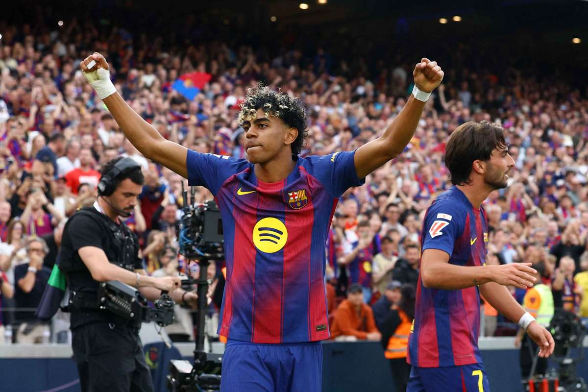 Barcelona se distantaza la noua puncte in fruntea LaLiga Lamine Yamal stabileste doua noi recorduri in Spania