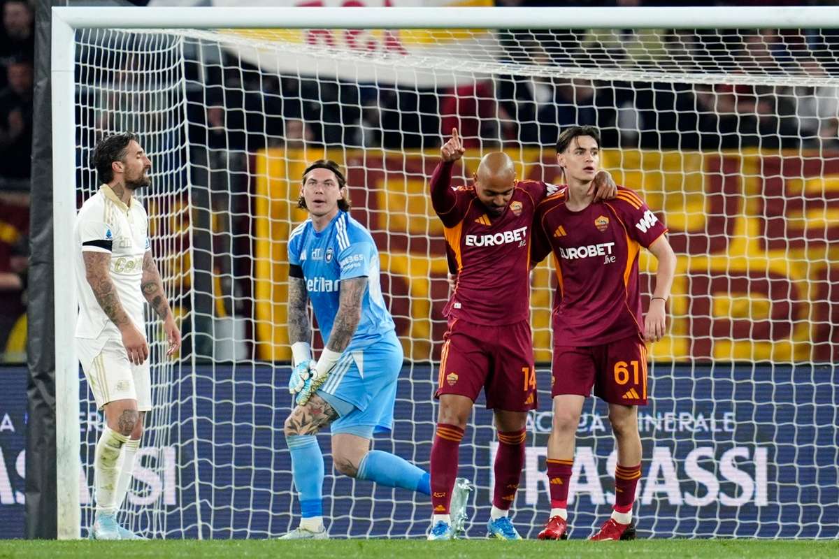 Hat trick ul lui Malen ajuta Roma sa ajunga la noua meciuri consecutive fara infrangere pe teren propriu