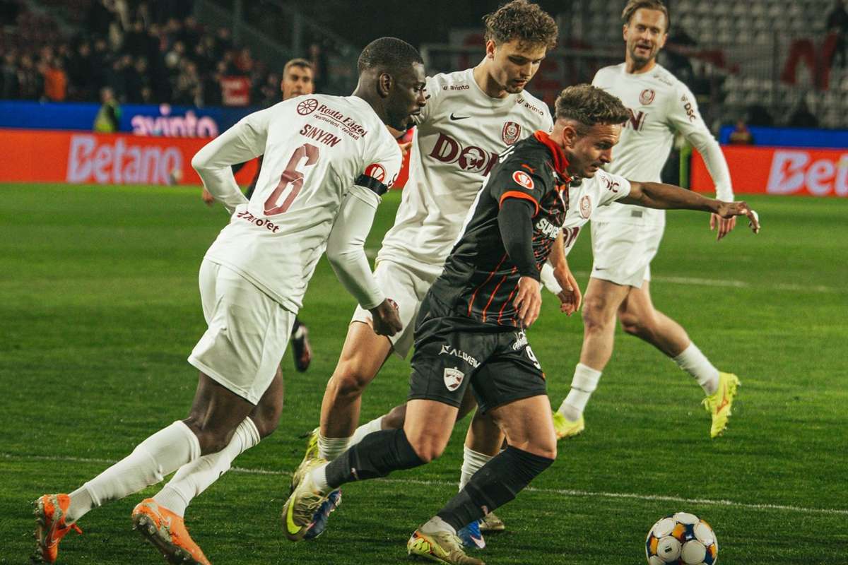 LIVE CFR Cluj Dinamo Bucuresti Cainii rosii isi doresc prima victorie din playoff