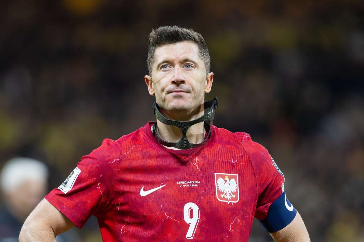 Robert Lewandowski sugereaza ca s ar putea retrage de la echipa nationala a Poloniei Trebuie sa reflectez