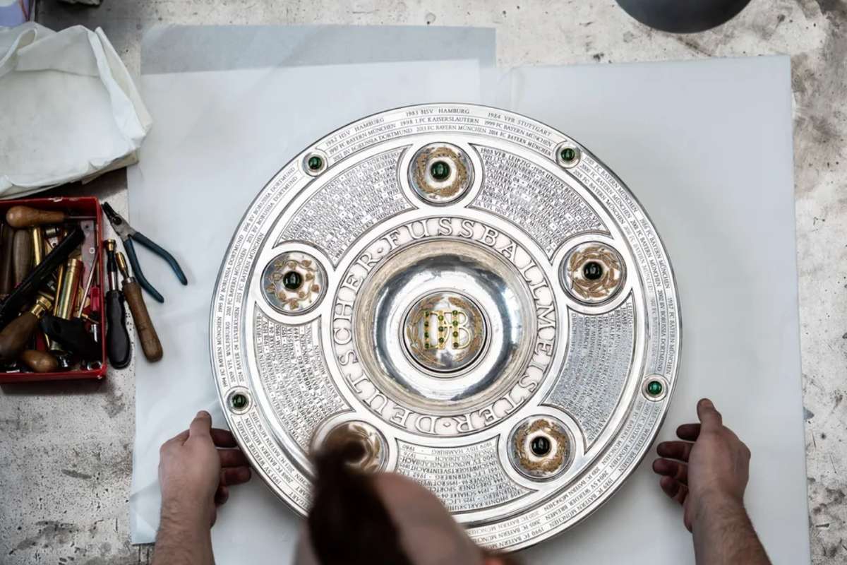 Trofeul de campioana al Bundesligii a fost modificat din nou pentru a permite gravarea numele castigatoarelor in urmatorii 30 de ani