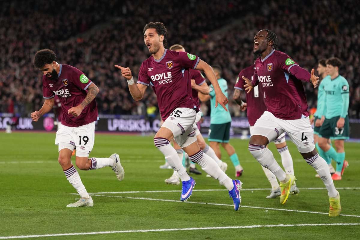 West Ham invinge la scor si trimite Tottenham pe loc de retrogradare