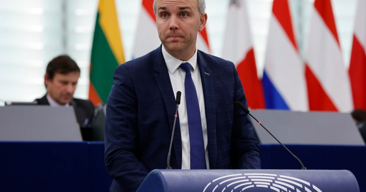 Cercul de incredere al lui Manfred Weber se restrange dupa demisia sefului de cabinet