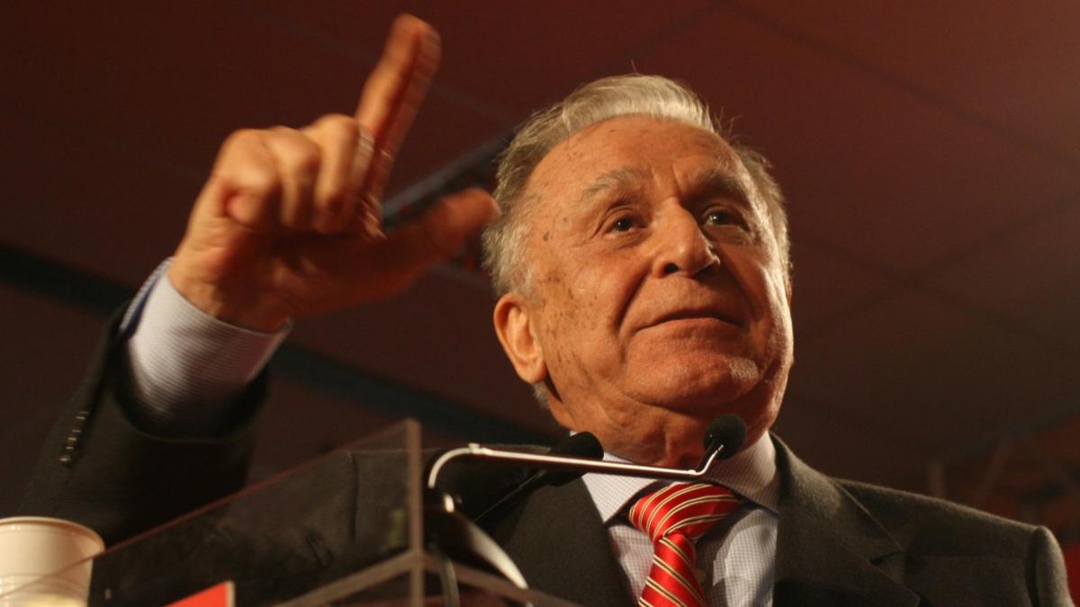 MAE declassifica 5000 de dosare din anii 90 Alegerile din mai 1990 mineriadele vizita Regelui Mihai