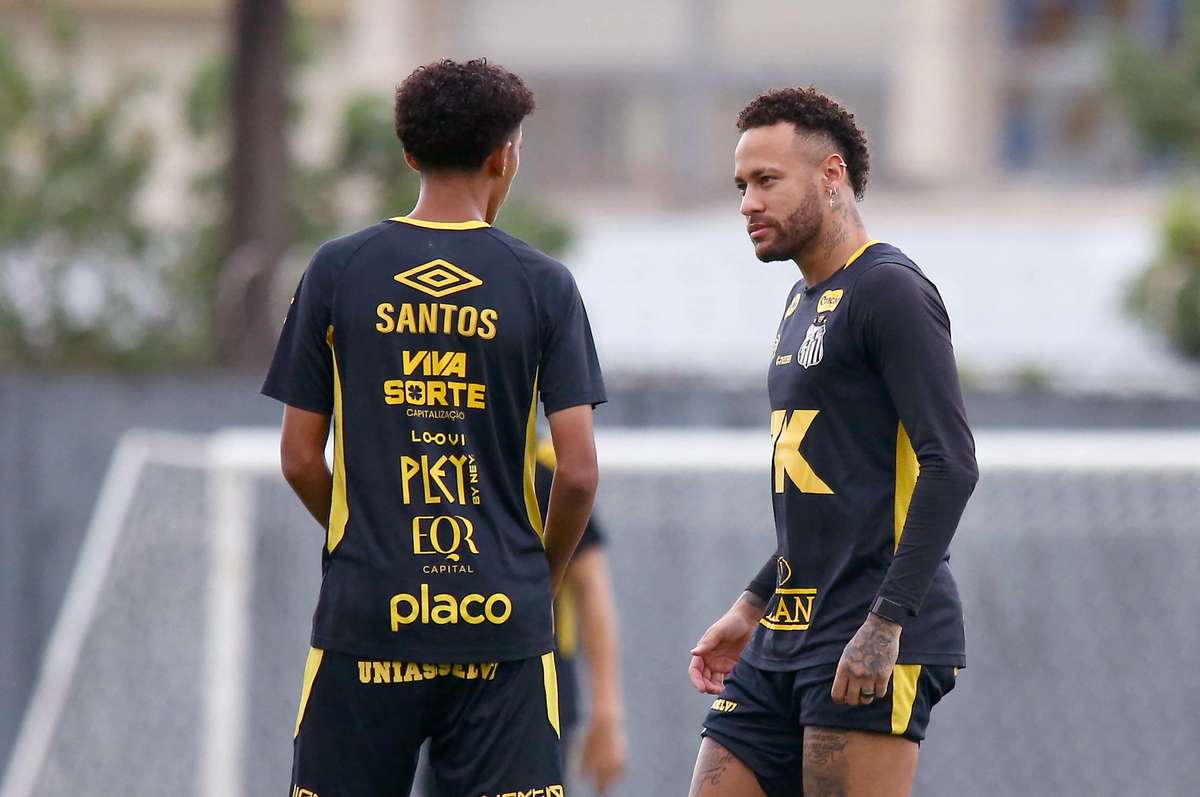 Neymar din nou in centrul atentiei descopera motivul pentru care Neymar l ar fi lovit pe Robinho Jr in timpul antrenamentului