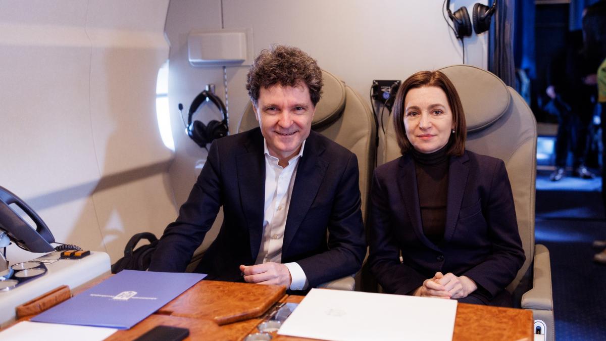 Nicusesor Dan si Maia Sandu au pornit impreuna spre Armenia unde vor lua parte la summit ul