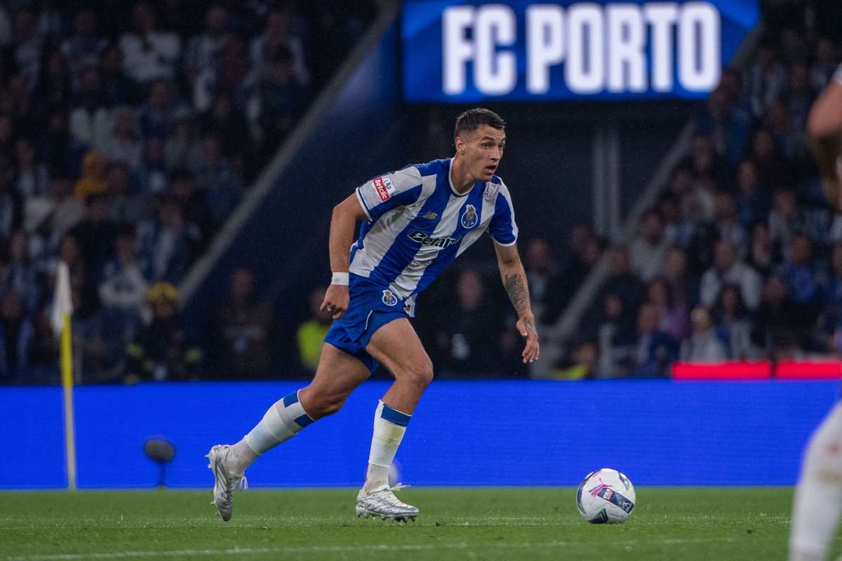 Porto transfera definitiv pe fundasul polonez Kiwior de la Arsenal