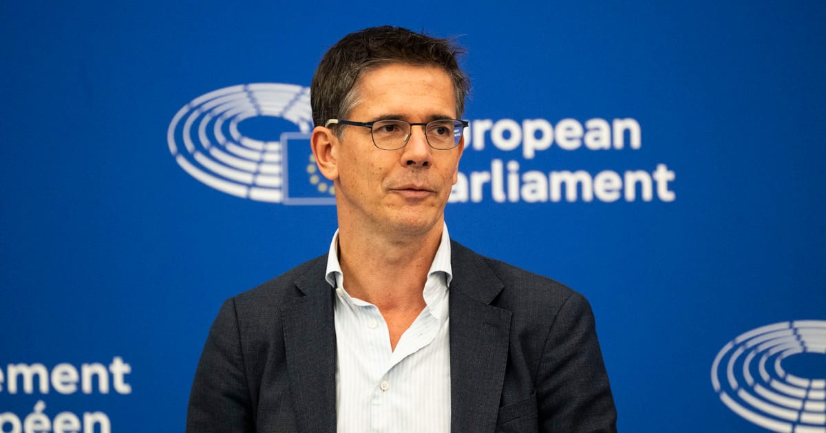 Seful Verzilor Bas Eickhout demisioneaza din Parlamentul European dupa ce a fost dezvaluita o relatie