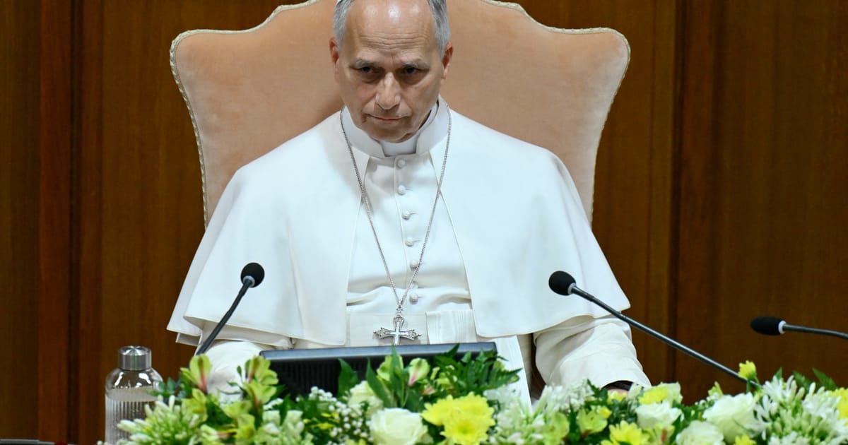 Vaticanul vs roboii ucigasi Papa Leo al XIV lea se concentreaza pe razboiul cu inteligenta artificiala