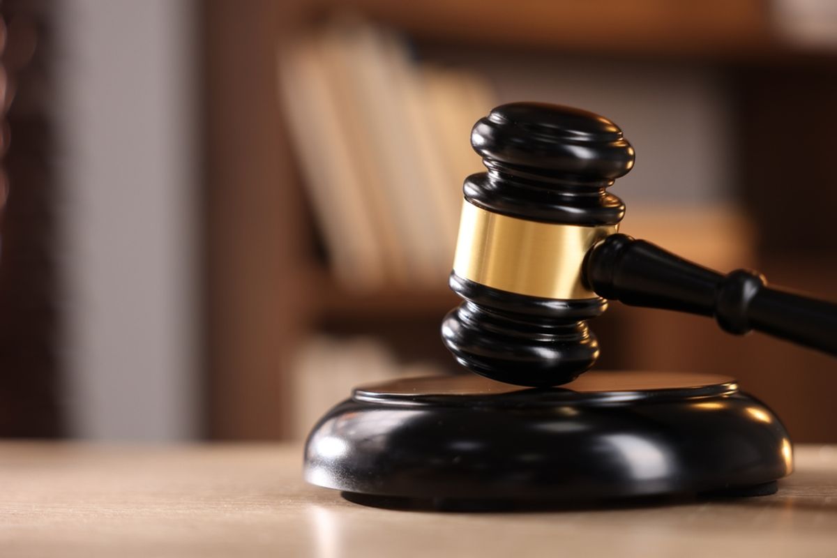 decizie controversata in italia o instanta a decis ca un copil sa aiba doi tati si o mama cazul a starnit furia catolicilor conservatori